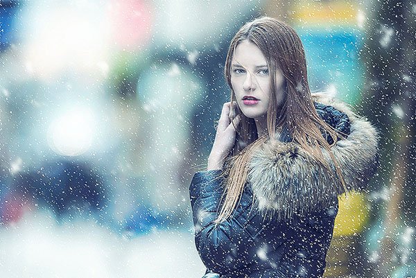 Model in snow